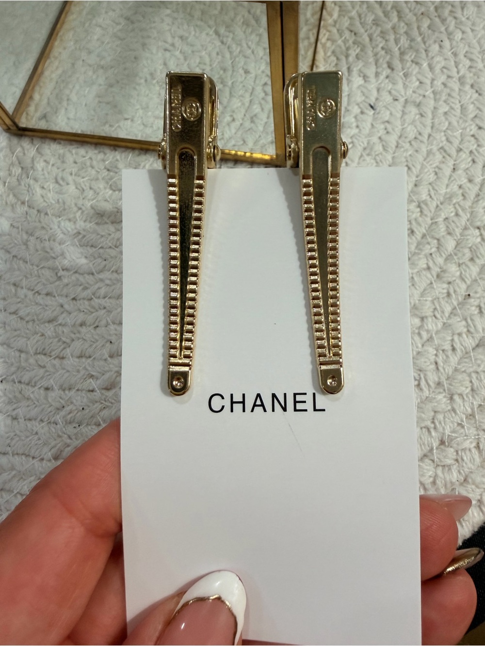 Compliments of CHANEL - 2 Gold Rhinestone Metal Hair Clips - New in bag - Picture 8 of 11